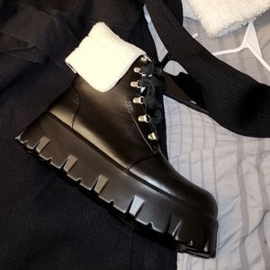 Black Cape Ribbon black boots size 11 women